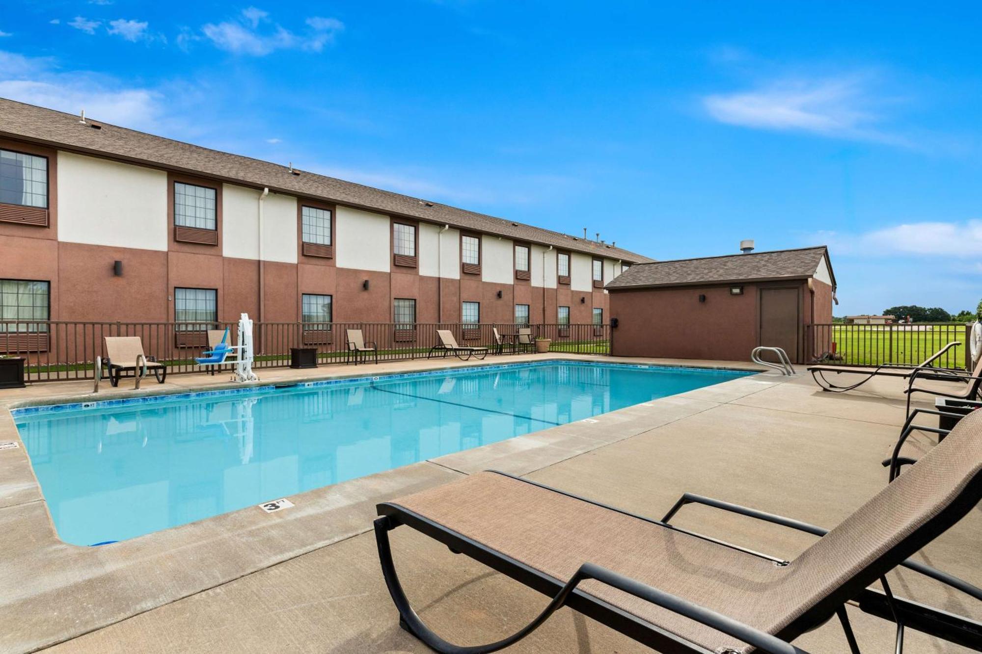 Best Western Okmulgee Exterior photo